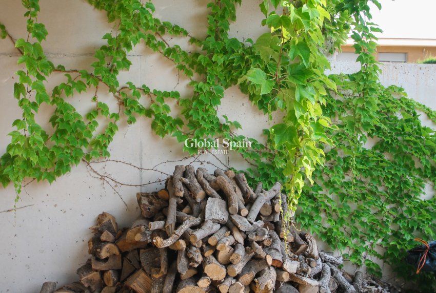 Resale - VILLA -
SAN VICENTE DEL RASPEIG - Inland