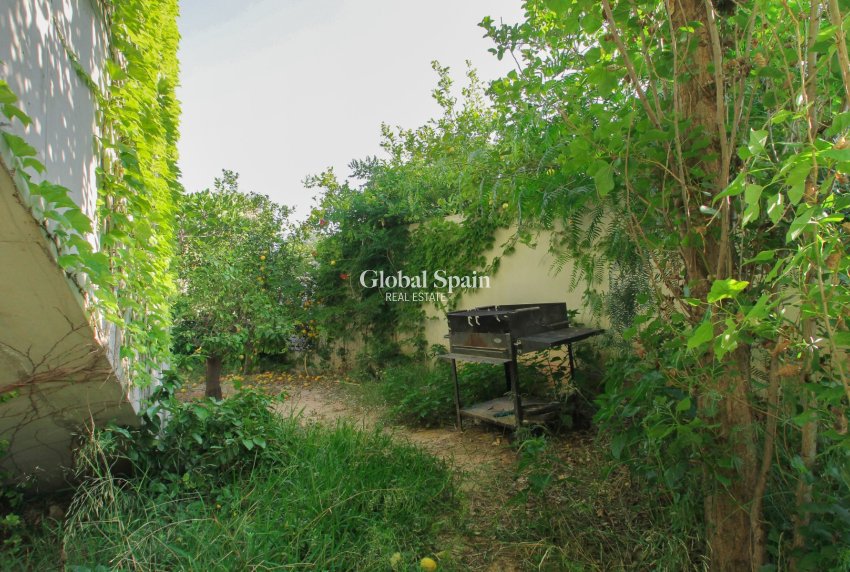 Resale - VILLA -
SAN VICENTE DEL RASPEIG - Inland