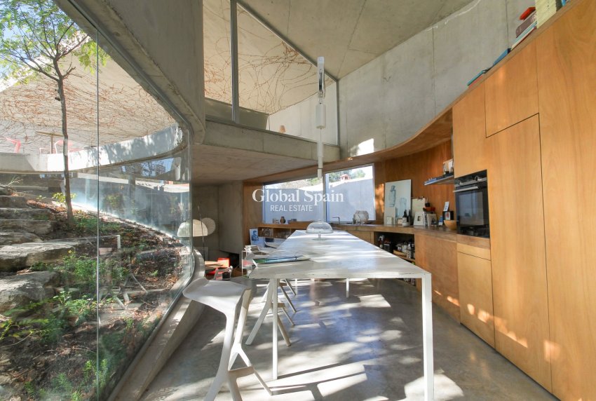 Resale - VILLA -
SAN VICENTE DEL RASPEIG - Inland