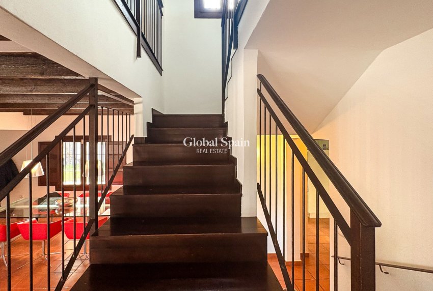 Resale - VILLA -
SANTA POLA - El Poble Llevanti