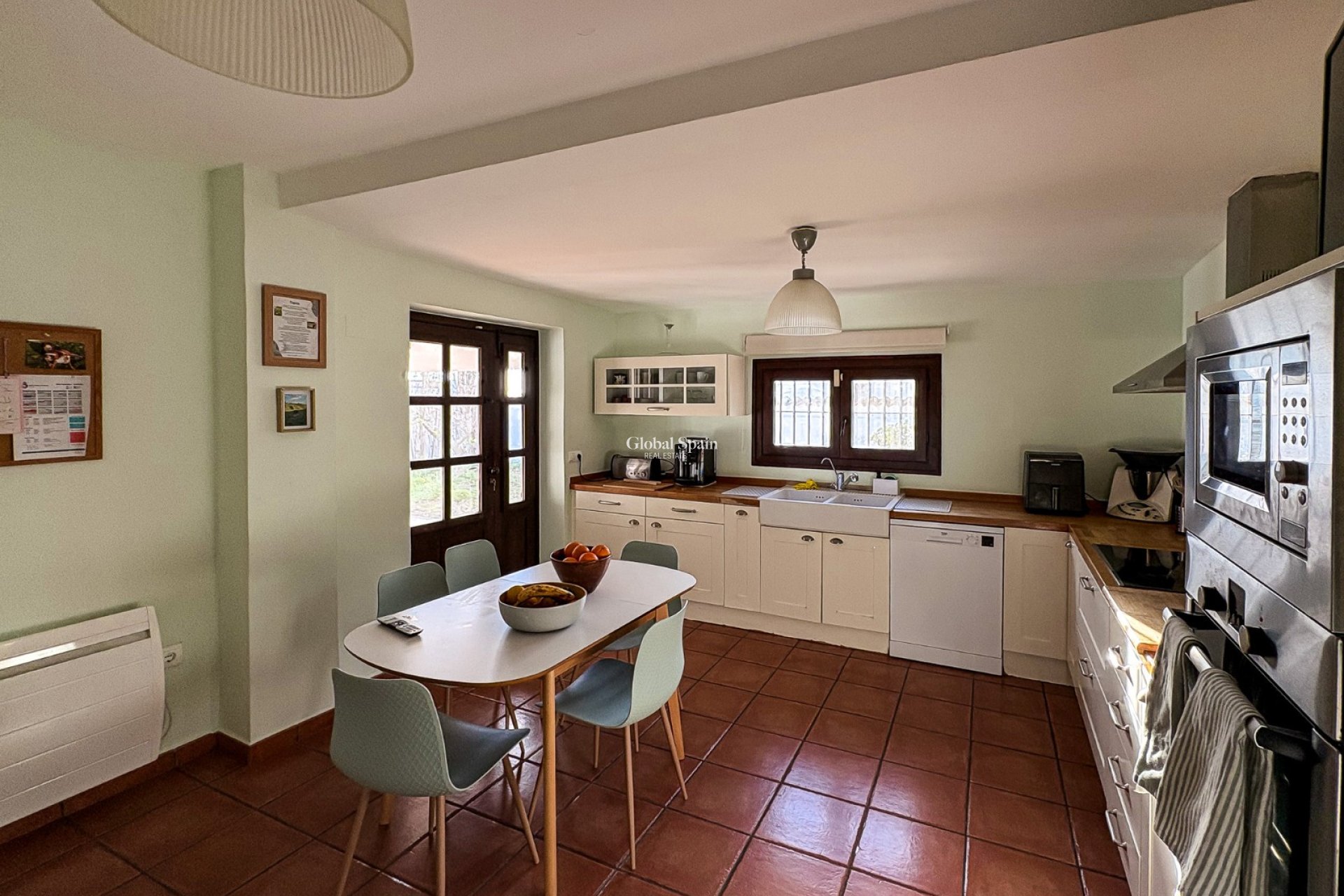 Resale - VILLA -
SANTA POLA - El Poble Llevanti