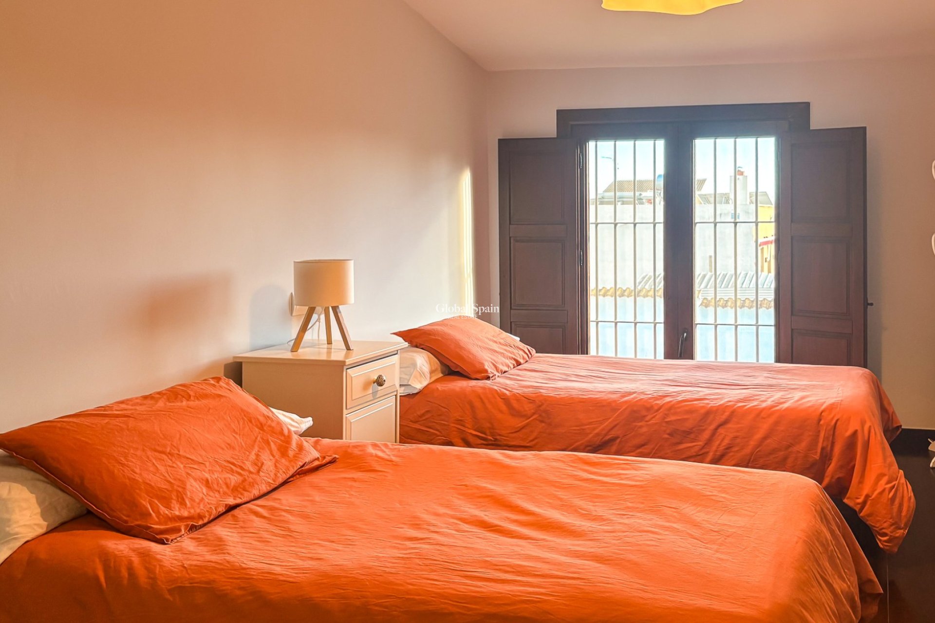 Resale - VILLA -
SANTA POLA - El Poble Llevanti