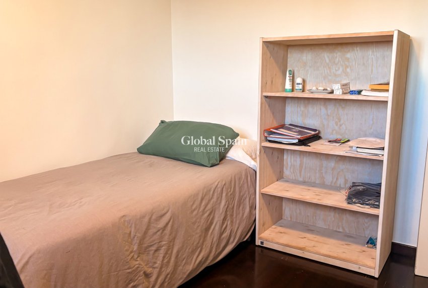 Resale - VILLA -
SANTA POLA - El Poble Llevanti