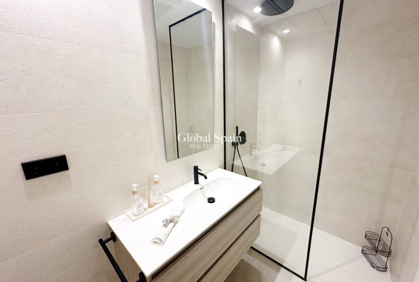 Resale - VILLA -
SANTA ROSALÍA - Inland