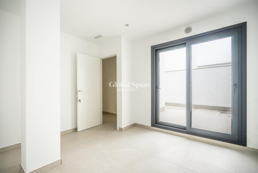 Resale - VILLA -
SANTA ROSALÍA - Inland