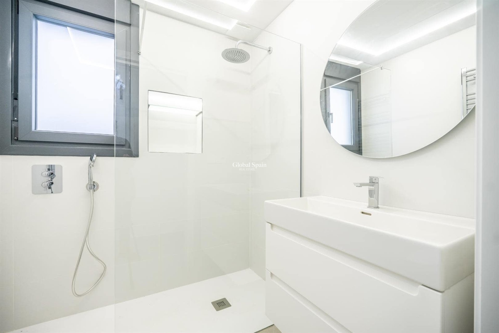 Resale - VILLA -
SANTA ROSALÍA - Inland