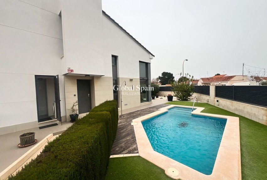 Resale - VILLA -
SANTIAGO DE LA RIBERA - Costa Calida