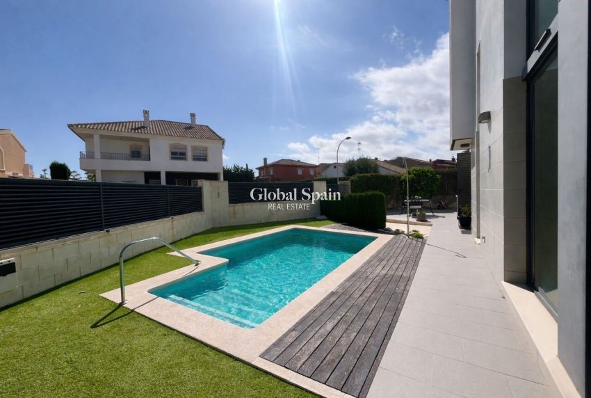 Resale - VILLA -
SANTIAGO DE LA RIBERA - Costa Calida