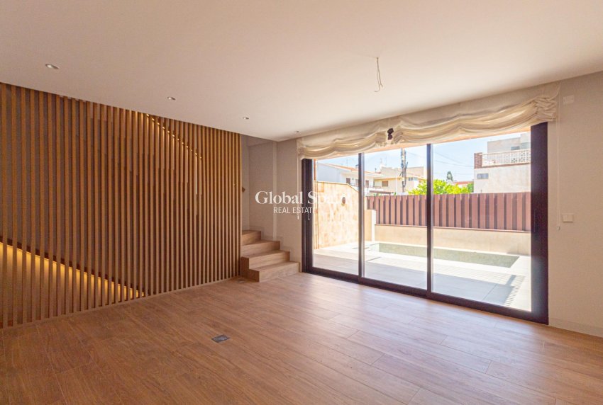 Resale - VILLA -
SANTIAGO DE LA RIBERA - Playa de santiago de la ribera