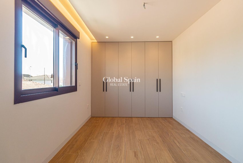 Resale - VILLA -
SANTIAGO DE LA RIBERA - Playa de santiago de la ribera