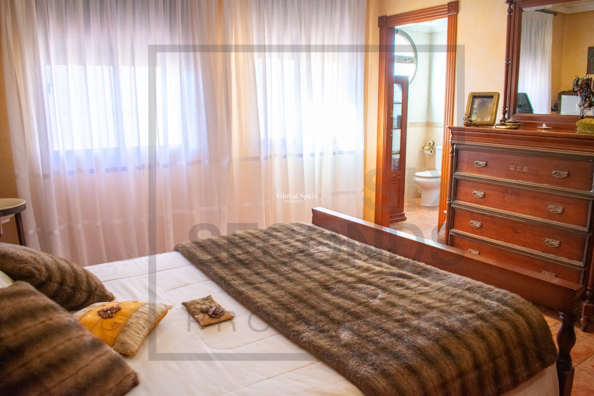 Resale - Villa / Semi detached -
GUARDAMAR DEL SEGURA - Guardamar pueblo