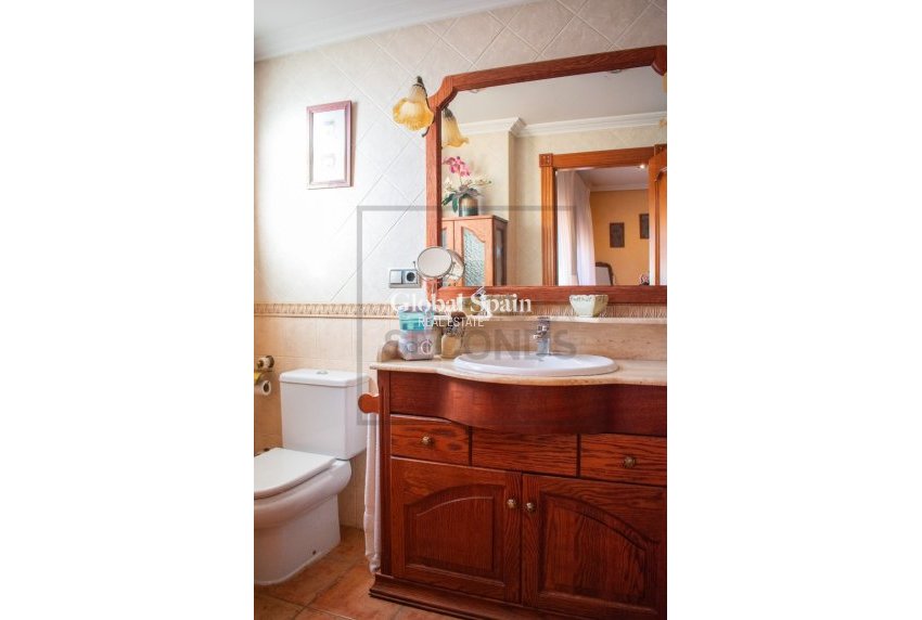 Resale - Villa / Semi detached -
GUARDAMAR DEL SEGURA - Guardamar pueblo