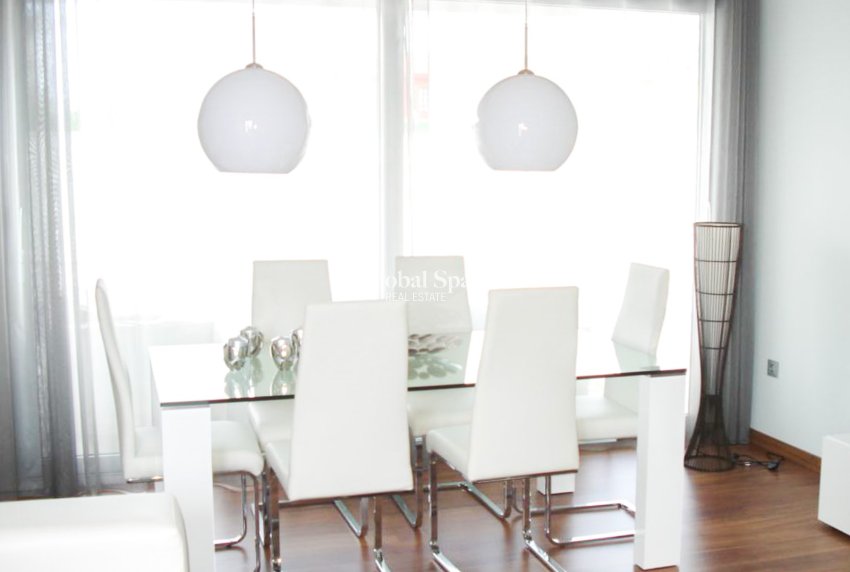 Resale - Villa / Semi detached -
ORIHUELA COSTA - MIL PALMERAS 