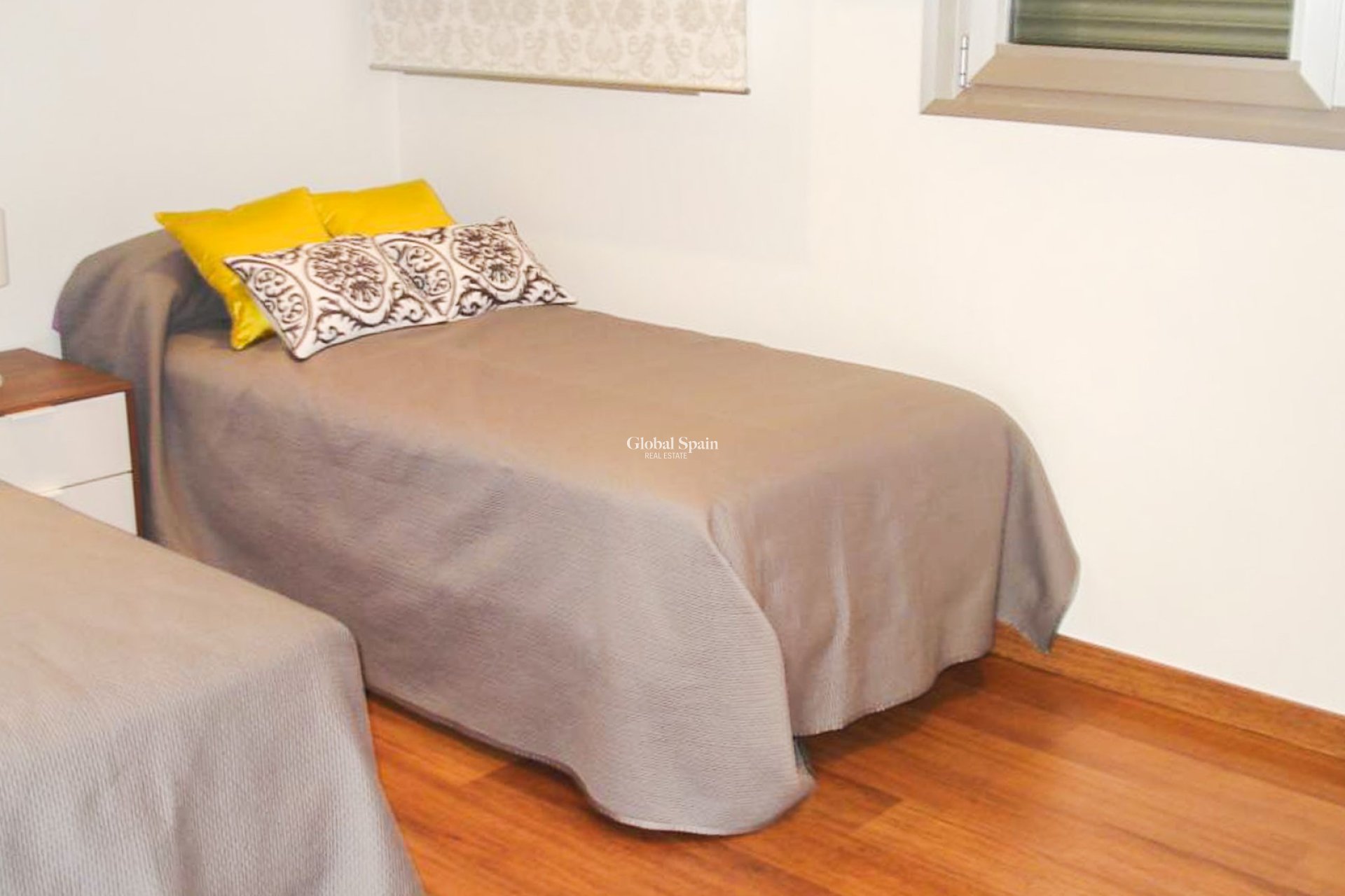 Resale - Villa / Semi detached -
ORIHUELA COSTA - MIL PALMERAS 