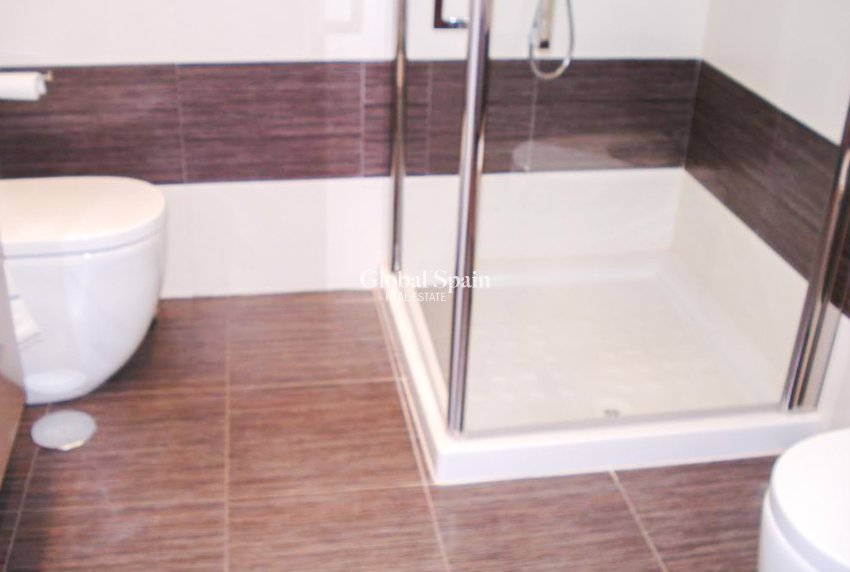 Resale - Villa / Semi detached -
ORIHUELA COSTA - MIL PALMERAS 