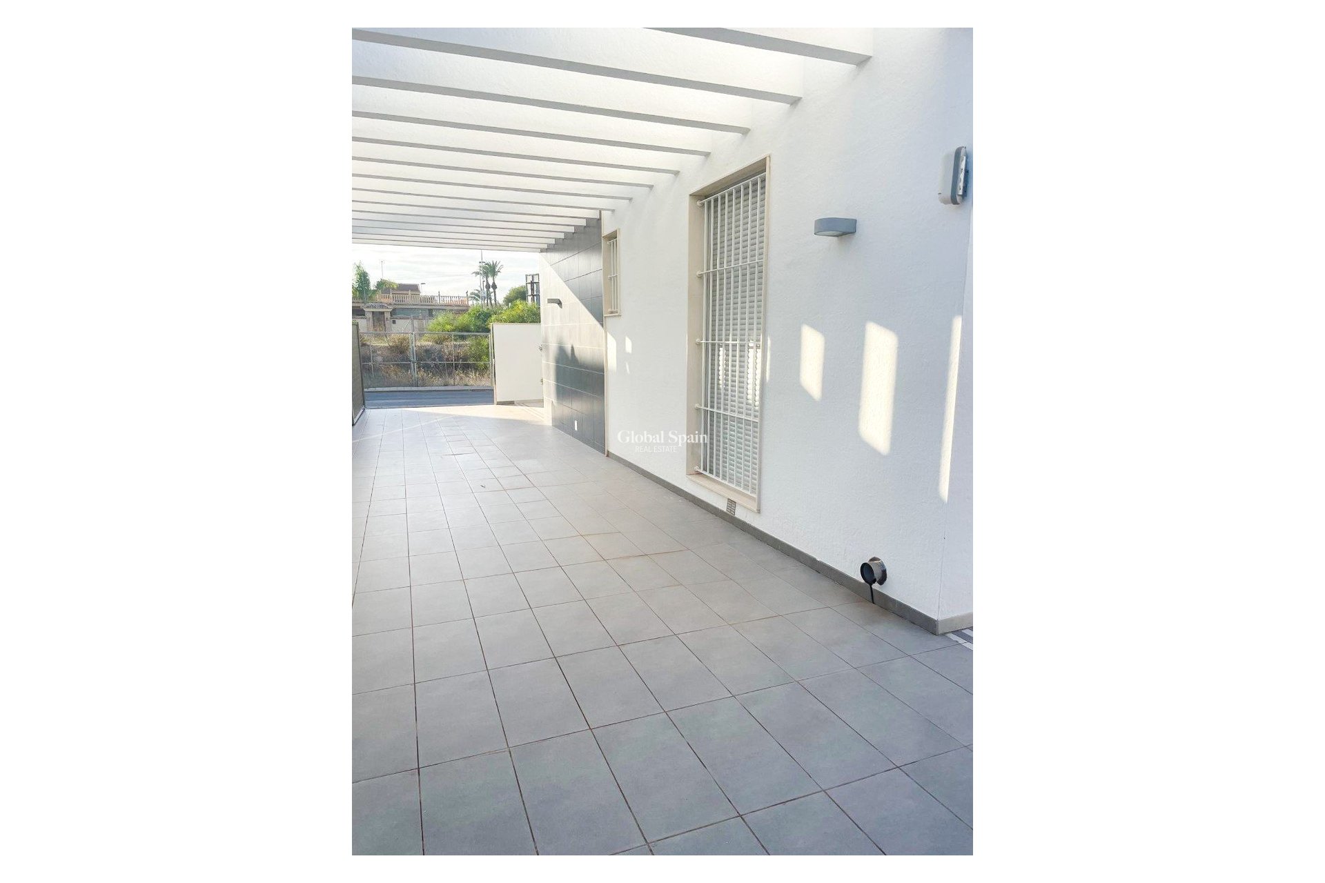 Resale - Villa / Semi detached -
ORIHUELA COSTA - MIL PALMERAS 