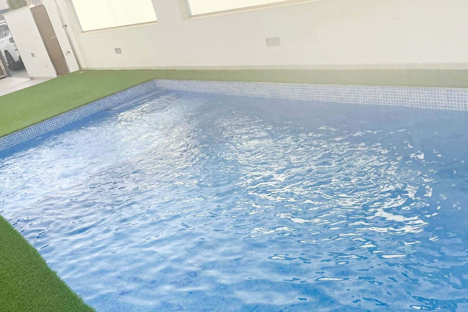 Resale - Villa / Semi detached -
ORIHUELA COSTA - MIL PALMERAS 