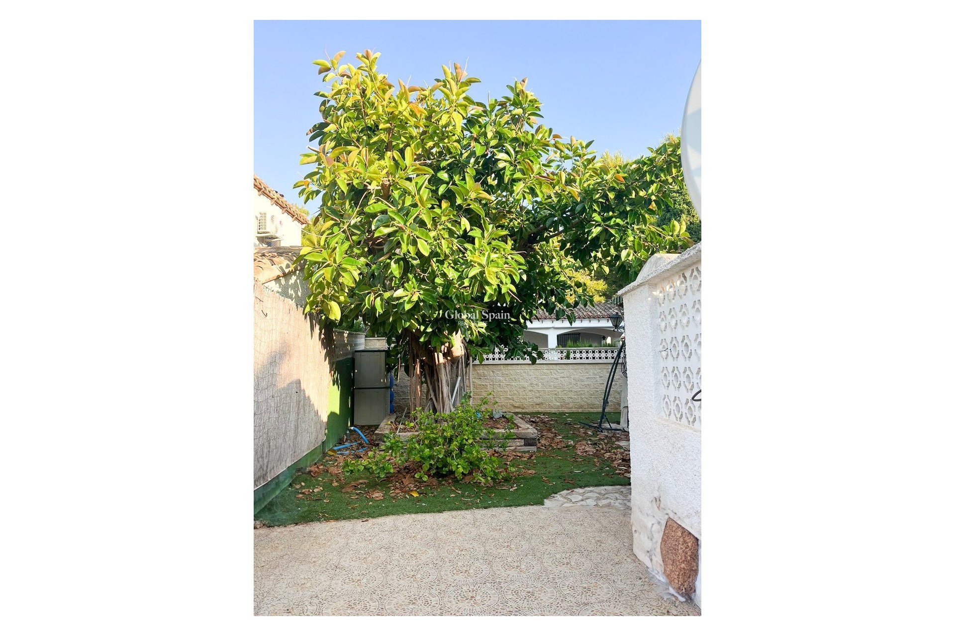 Resale - Villa / Semi detached -
ORIHUELA COSTA - Punta Prima