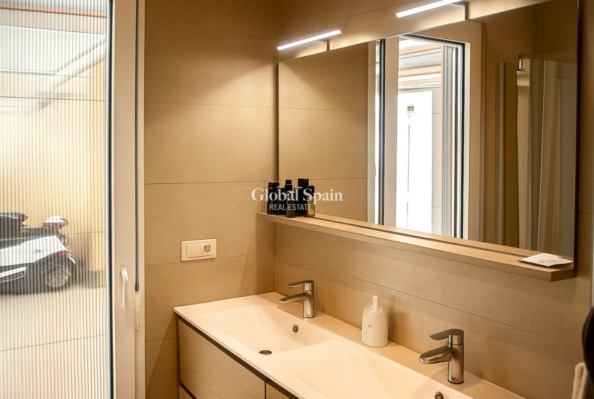 Resale - Villa / Semi detached -
TORREVIEJA - La Siesta - El Salado - Torreta