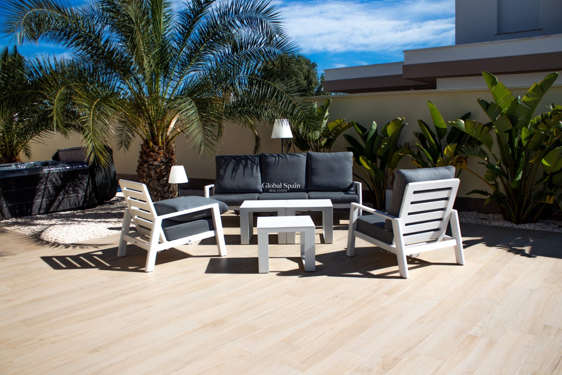 Resale - Villa / Semi detached -
TORREVIEJA - La Siesta - El Salado - Torreta