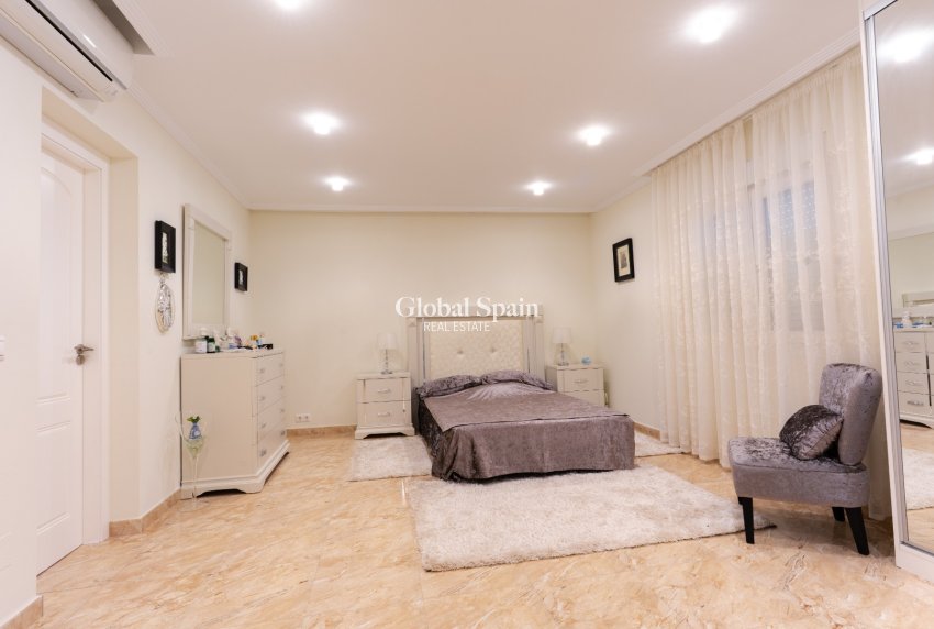 Resale - Villa / Semi detached -
TORREVIEJA - LOS BALCONES - LOS ALTOS