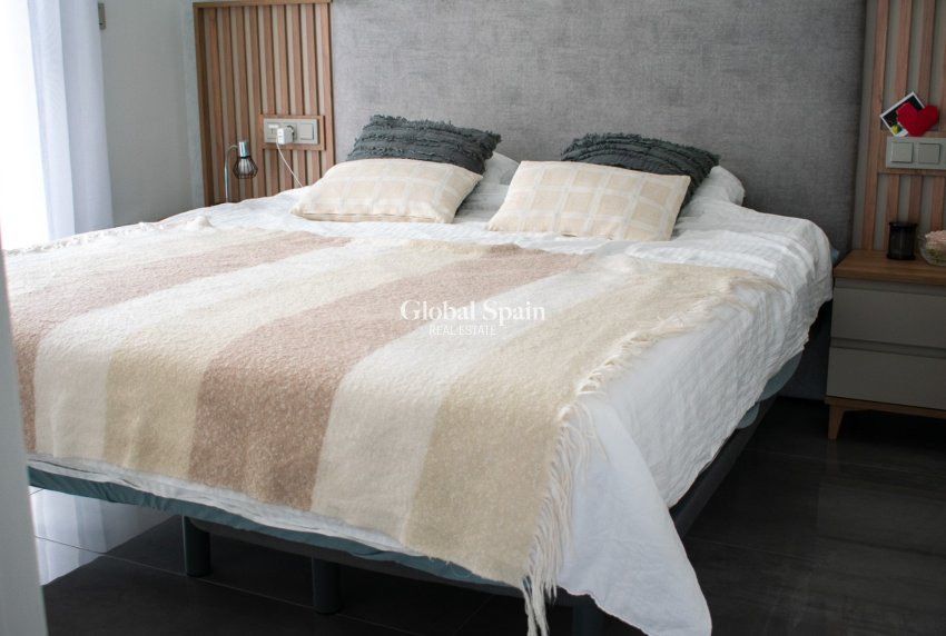 Resale - Villa / Semi detached -
TORREVIEJA - LOS BALCONES - LOS ALTOS