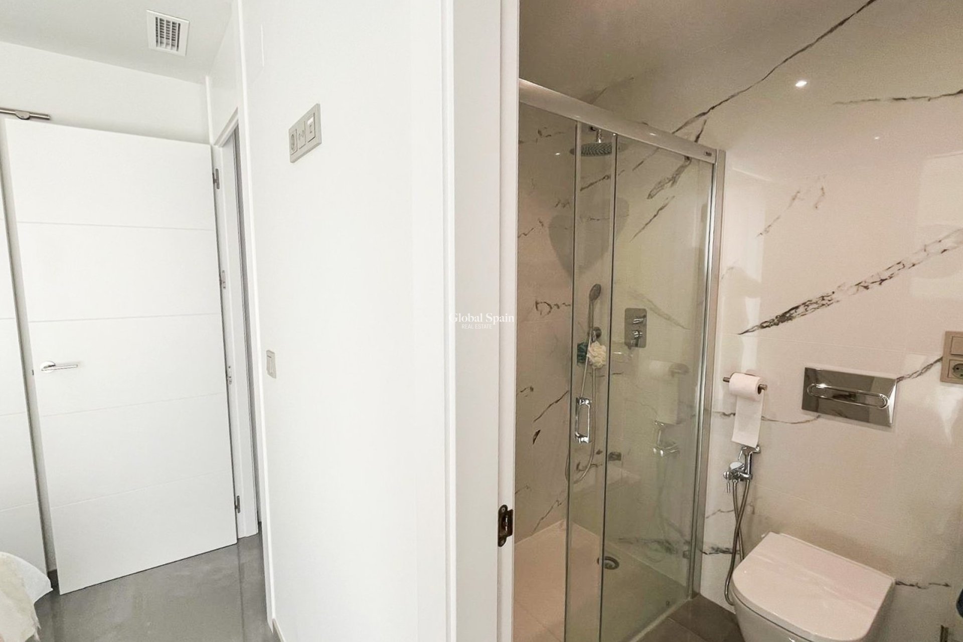 Resale - Villa / Semi detached -
TORREVIEJA - LOS BALCONES - LOS ALTOS