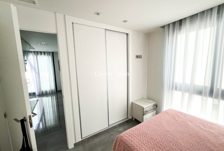 Resale - Villa / Semi detached -
TORREVIEJA - LOS BALCONES - LOS ALTOS