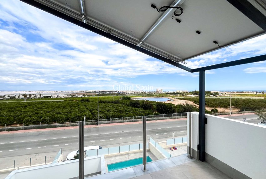 Resale - Villa / Semi detached -
TORREVIEJA - LOS BALCONES - LOS ALTOS