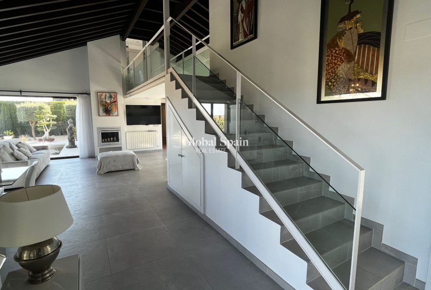 Resale - VILLA -
SUCINA - Inland