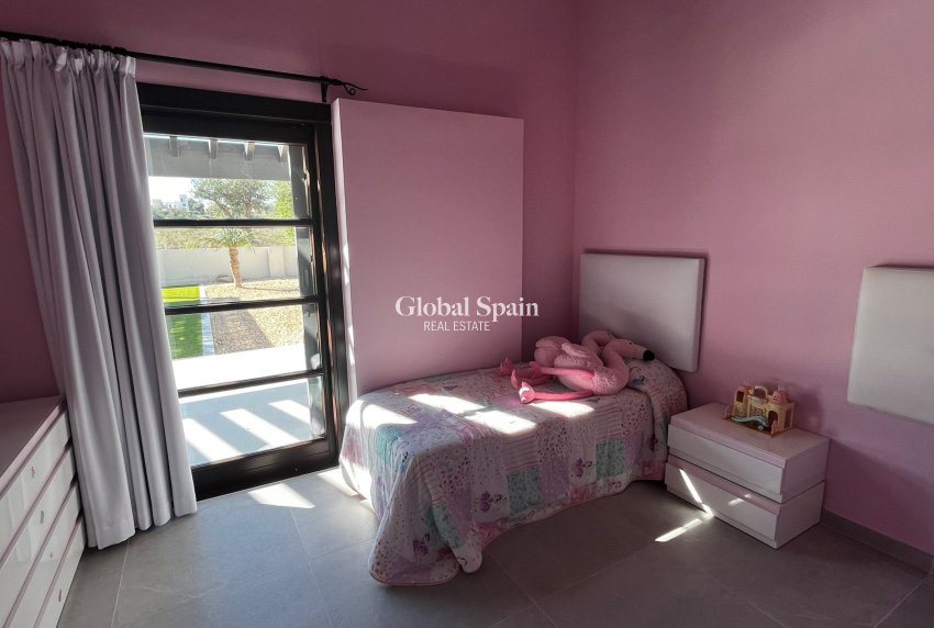 Resale - VILLA -
SUCINA - Inland