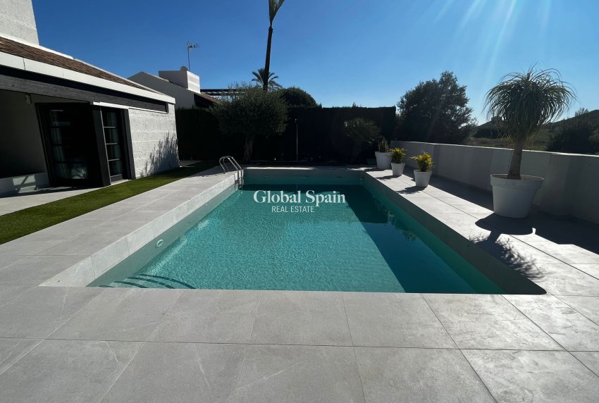 Resale - VILLA -
SUCINA - Inland