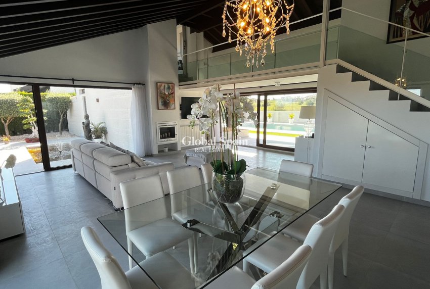 Resale - VILLA -
SUCINA - Inland