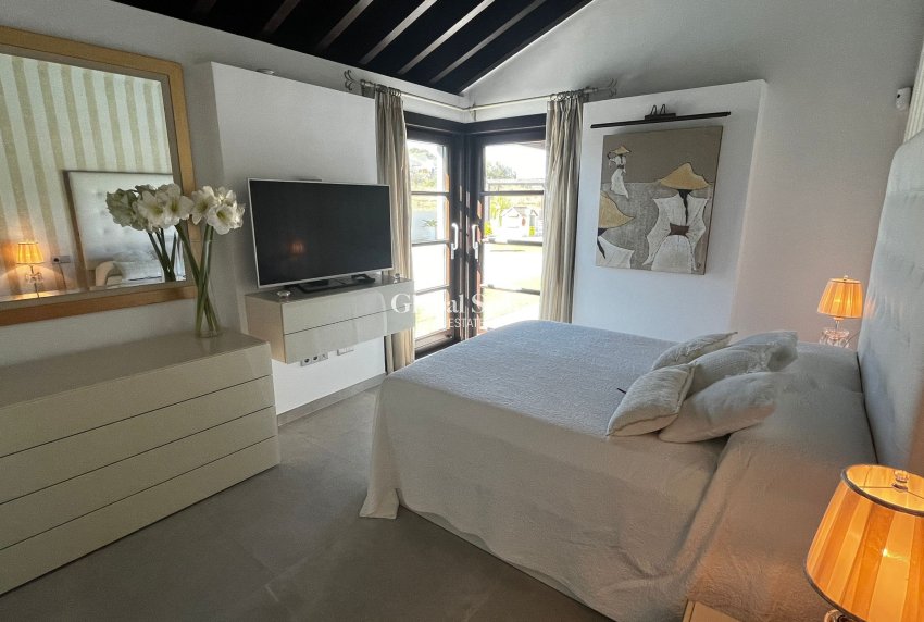 Resale - VILLA -
SUCINA - Inland