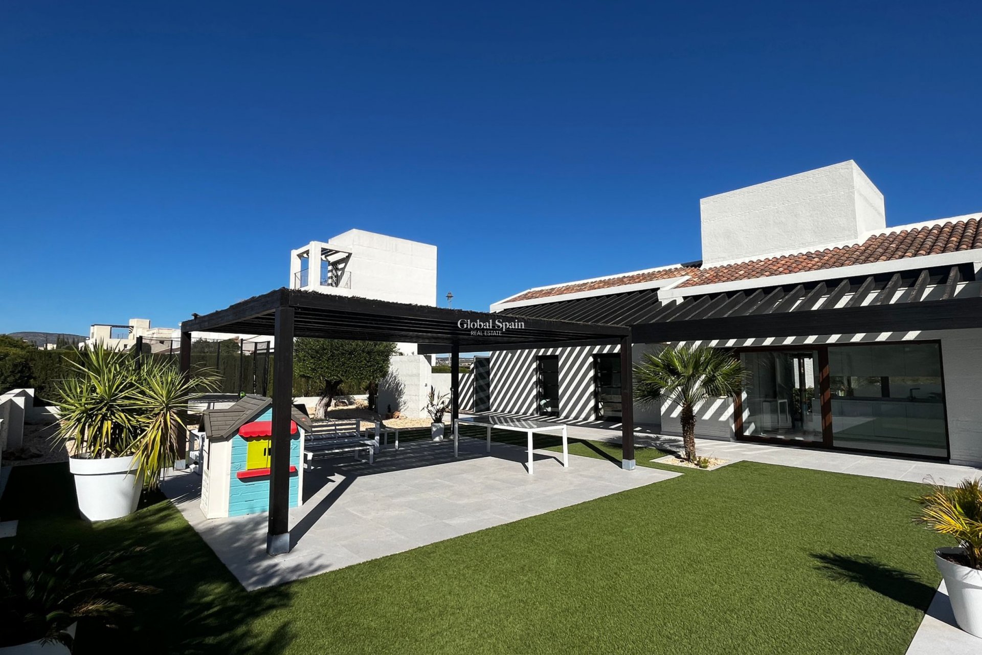 Resale - VILLA -
SUCINA - Inland