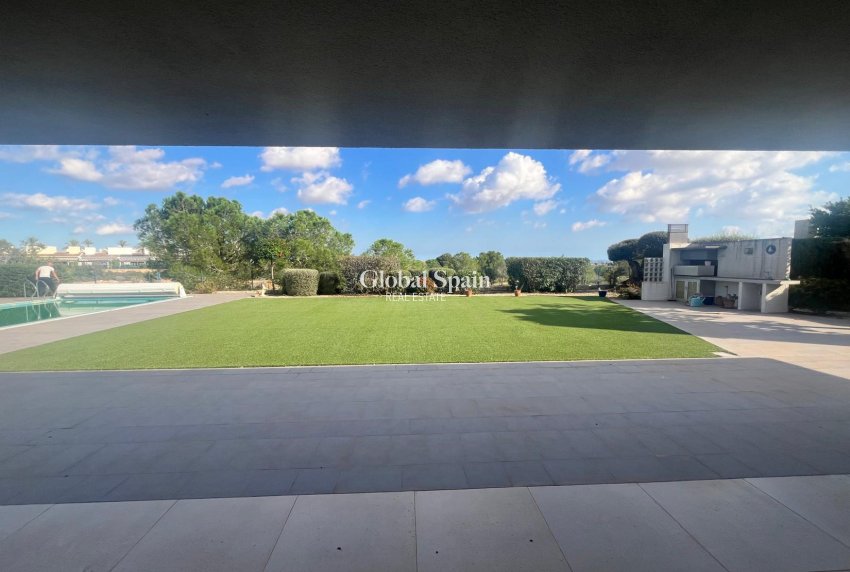 Resale - VILLA -
SUCINA - Inland