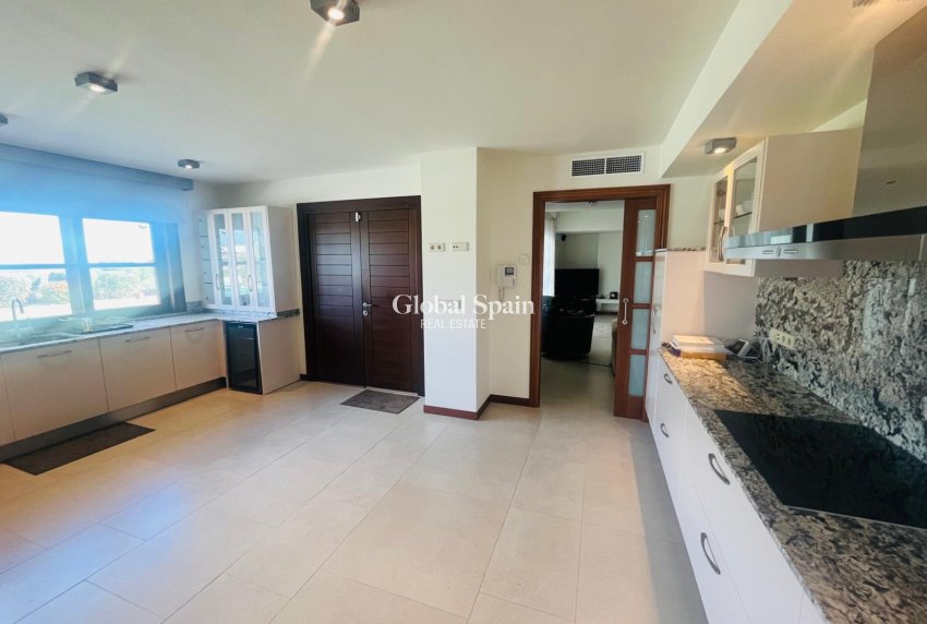 Resale - VILLA -
SUCINA - Inland