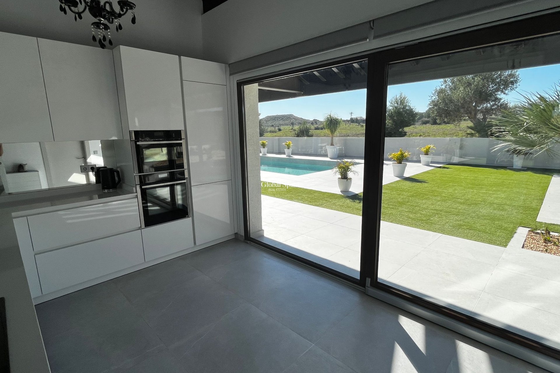 Resale - VILLA -
SUCINA - Inland