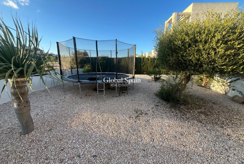 Resale - VILLA -
SUCINA - Inland