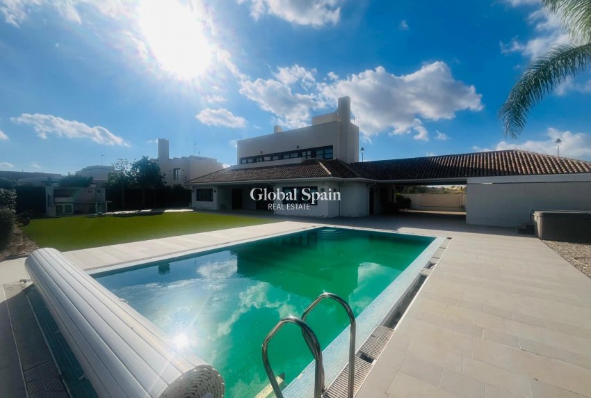 Resale - VILLA -
SUCINA - Inland