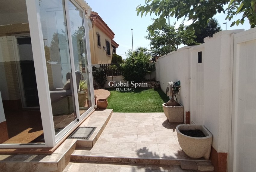 Resale - VILLA -
SUCINA - Inland