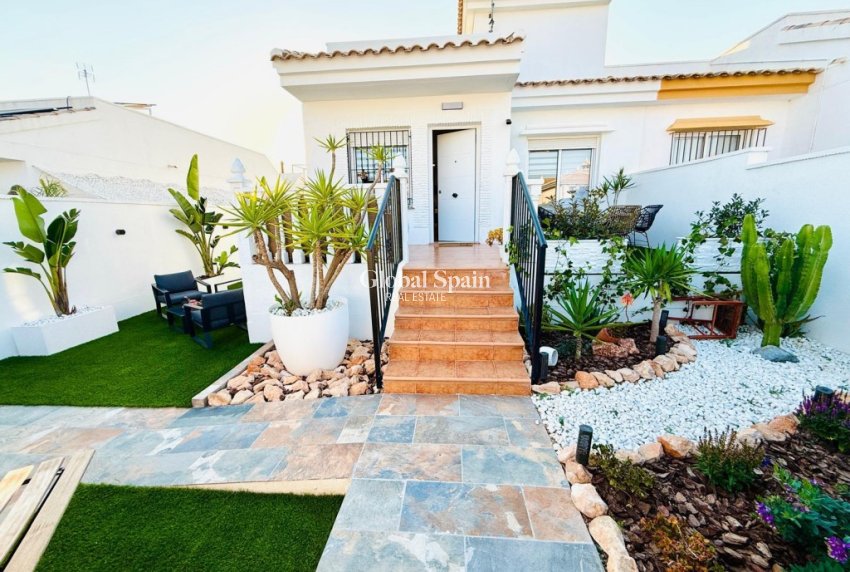Resale - VILLA -
SUCINA - Inland