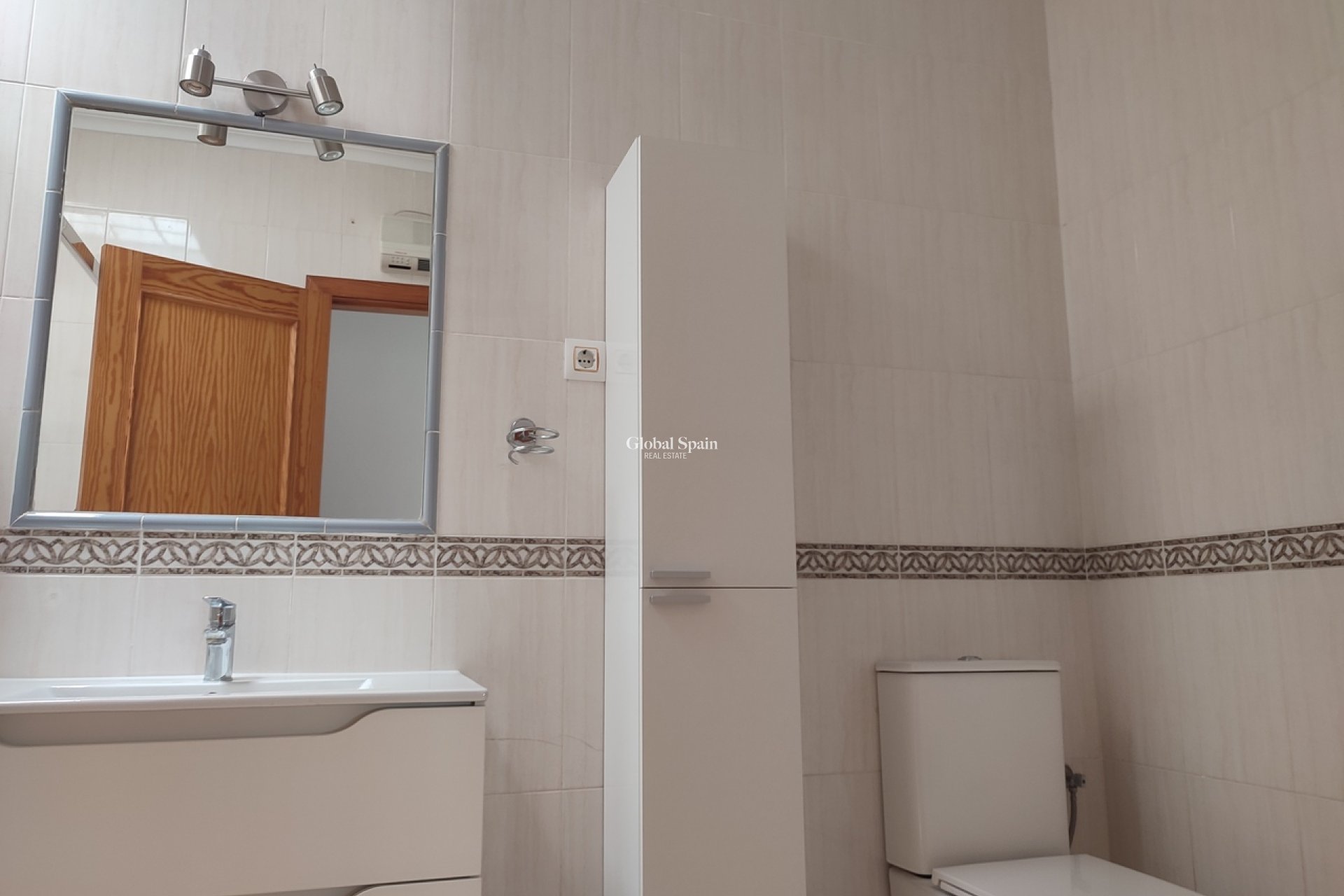 Resale - VILLA -
SUCINA - Inland