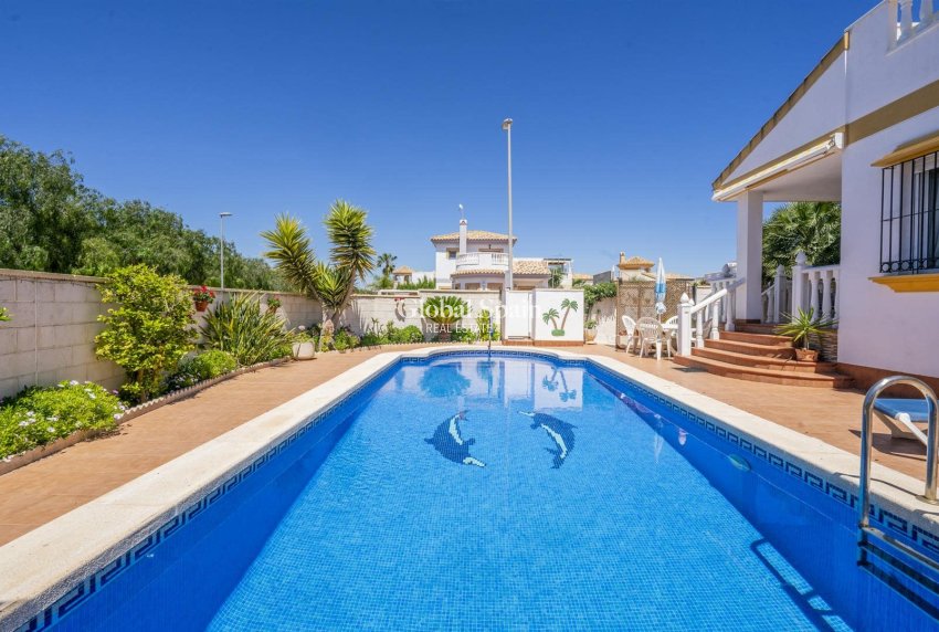 Resale - VILLA -
SUCINA - Inland