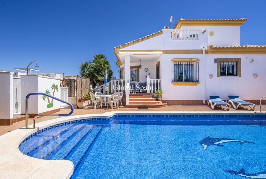 Resale - VILLA -
SUCINA - Inland