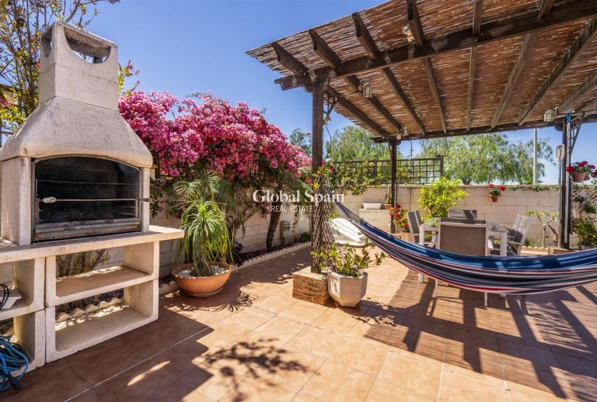 Resale - VILLA -
SUCINA - Inland