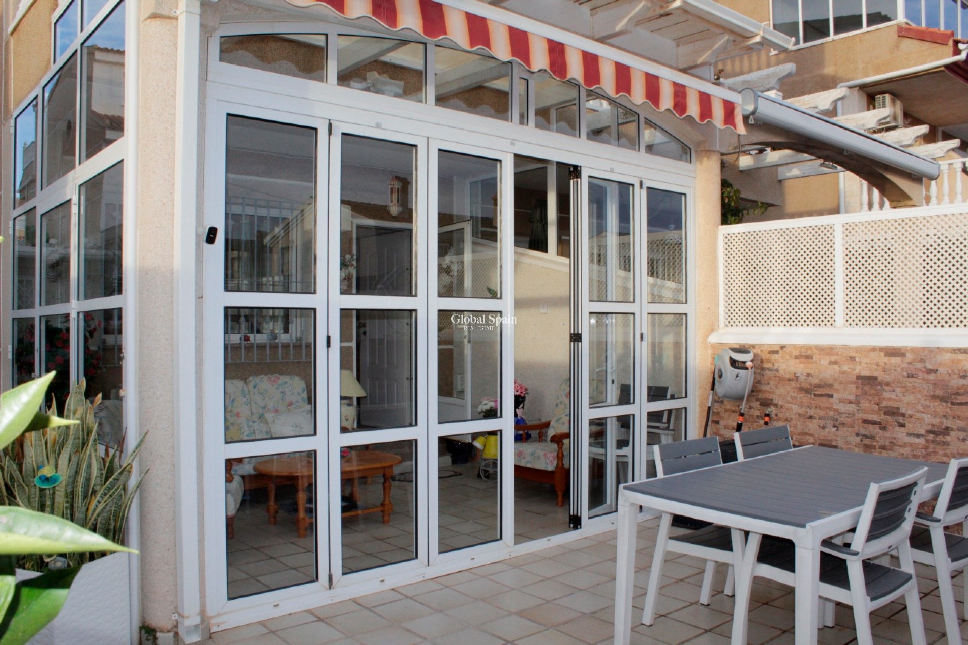 Resale - VILLA -
TORRE DE LA HORADADA - Costa Blanca