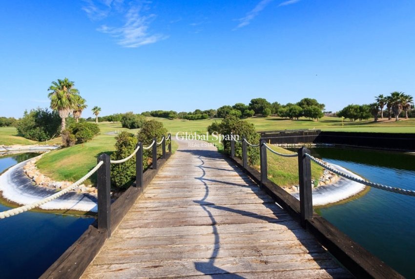 Resale - VILLA -
TORRE DE LA HORADADA - Costa Blanca