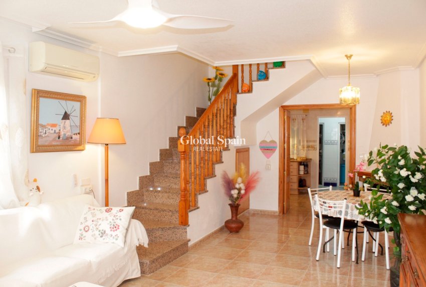 Resale - VILLA -
TORRE DE LA HORADADA - Costa Blanca
