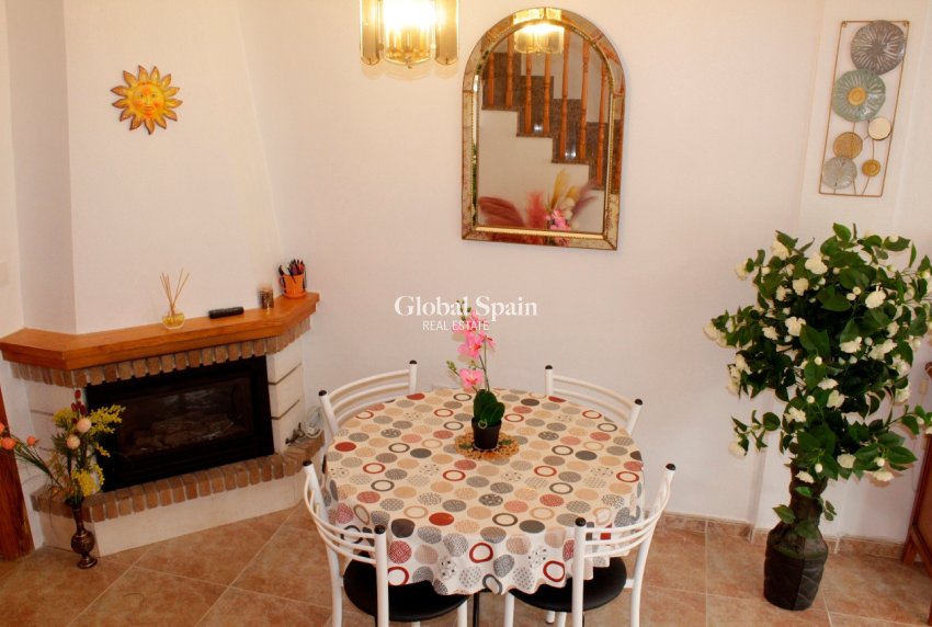Resale - VILLA -
TORRE DE LA HORADADA - Costa Blanca